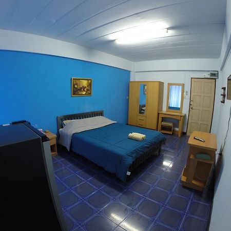 Hotel Earth Mansion Sai 5 à Sampran Extérieur photo